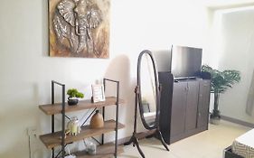 Cozy Studio Near Beaches With Netflix And Pool